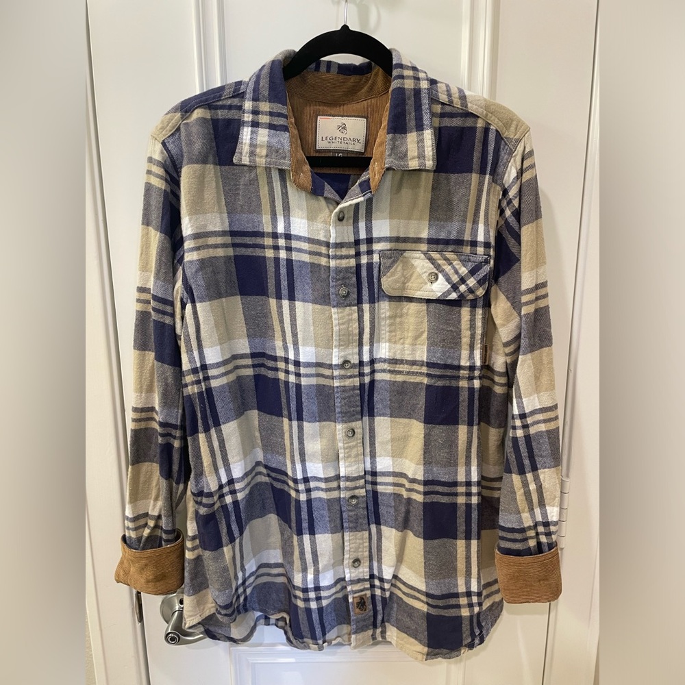 Flannel shirt by Legendary Whitetails. Men’s large. Perfect condition